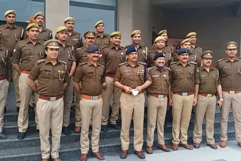 21 policemen honored for investigating the case of DRDO scientist