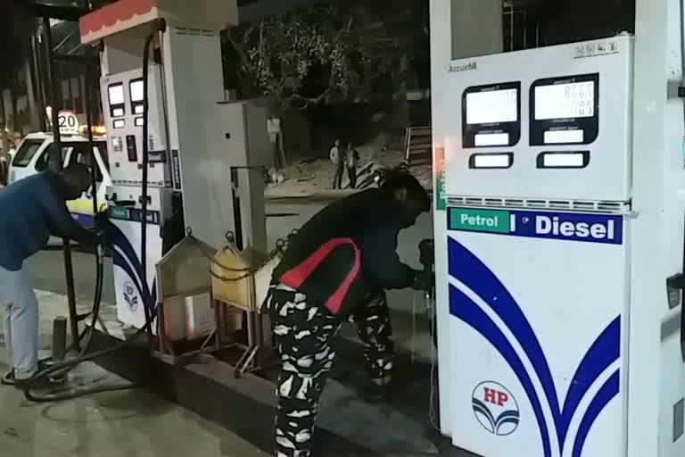 SDM sealed petrol pump on receipt of Sulphur in deoghar