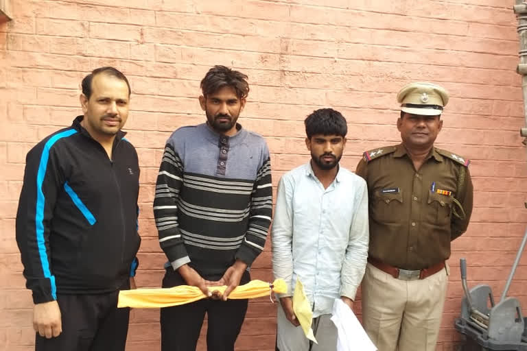 Two vicious criminals planning robbery arrested with illegal weapons in faridabad