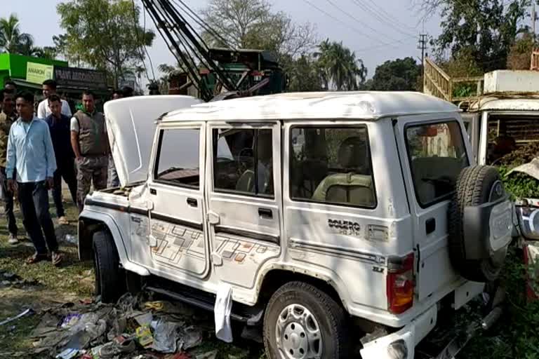 সেনাৰ বাহনে মহতিয়ালে স্কুটি আৰোহীক