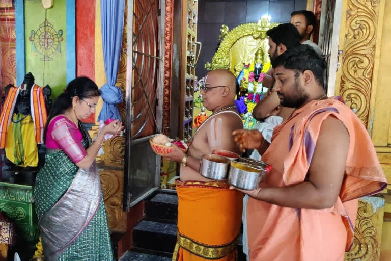 Alleru MLA Gongidi Sunita Mahender Reddy conducted special pujas at the Yadadri temple