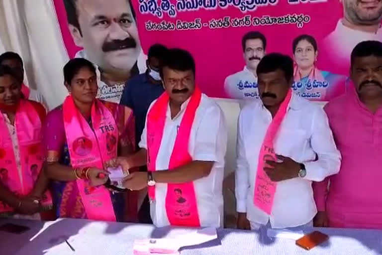 Minister Thalsani Srinivas Yadav said that the activists should hold on to the Trs party