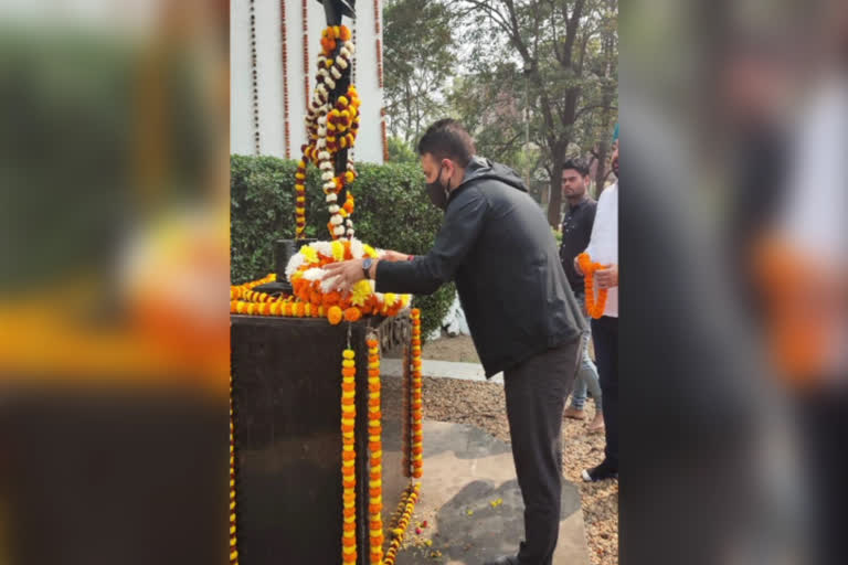 kunal-sarangi-paid-tribute-to-pulwama-martyrs-in-jamshedpur