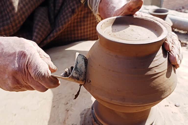pottery in Kashmir