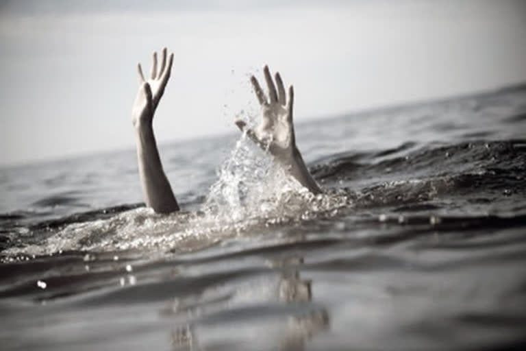 trissur boy death  trissur beach death  drowned to death in trissur  തൃശൂരിൽ യുവാവ് മരിച്ചു  തൃശൂർ കടലിൽ മരണം  തൃശൂരിൽ യുവാവ് മുങ്ങി മരിച്ചു