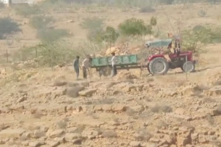 Illegal mining near Jaisalmer city, जैसलमेर में अवैध खनन