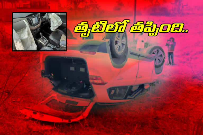 congress leader car accident at jagtial