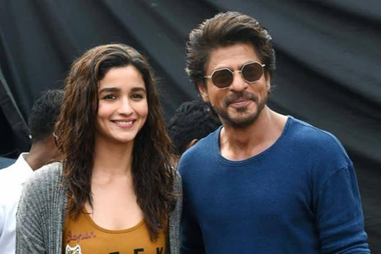 Alia Bhatt to star in Darlings produced by SRK, film to go on floors soon