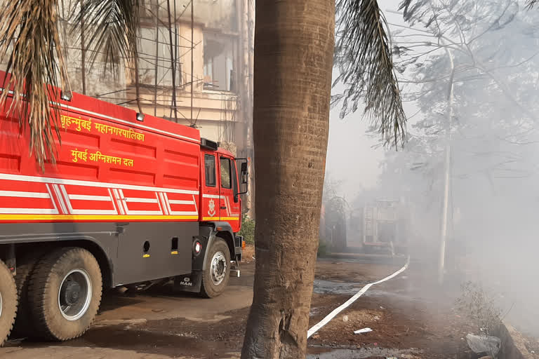 മഹാരാഷ്‌ട്രയിലെ ആരയ് കോളനിയില്‍ തീപിടിത്തം  മുംബൈ തീപിടിത്തം  mumbai fire  mumbai fire news  aarey colony news  fire breaks out in aarey colony  മുംബൈ വാര്‍ത്തകള്‍