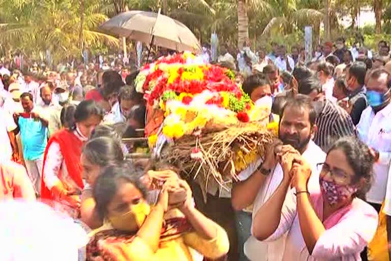 minister-srinivas-goud-father-narayana-goud-cremation