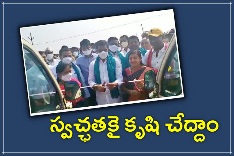 Minister vemula prashanth launched two vehicles to collect wet dry garbage in morthad, nizamabad district