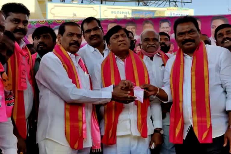 trs Party membership registration process set up in Gangadhara village in Karimnagar district.