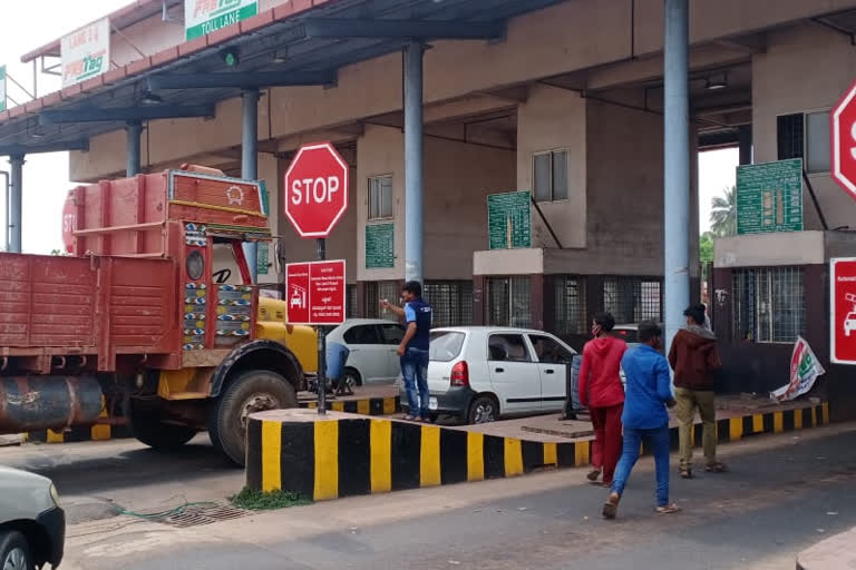 riders-pay-double-the-fee-at-talpady-toll