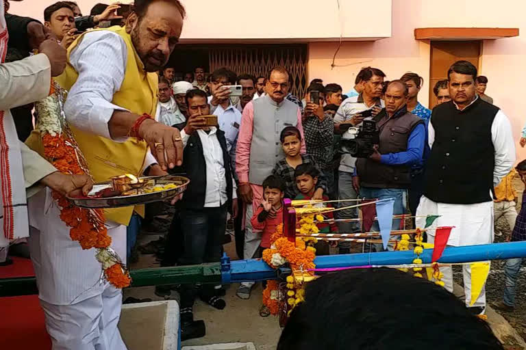 Minister Gopal Bhargava inaugurated the fair after worshiping.