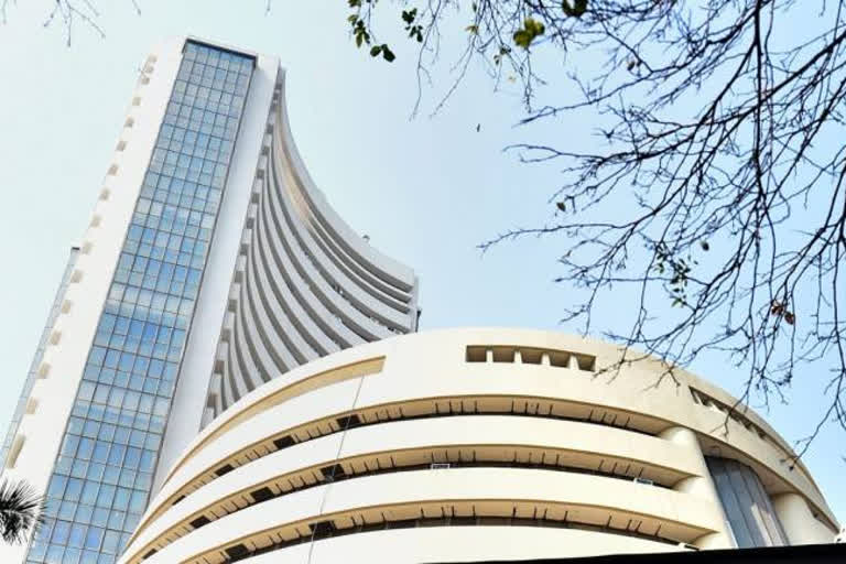 Sensex tumbles over 300 pts in early trade; Nifty below 15,300