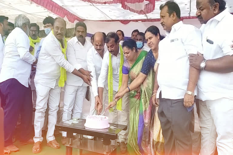 CM KCR birthday celebrations were held in Sangareddy constituency