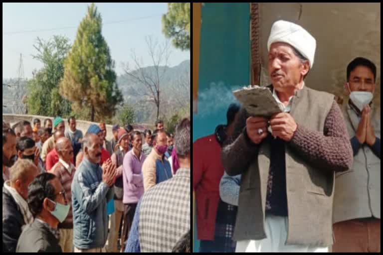 devotees pray Gdeity in Kaunarunag of Mandi