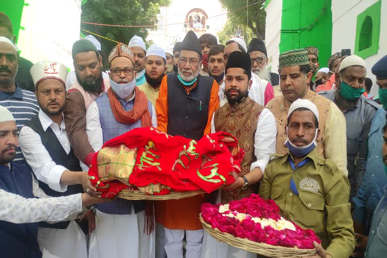 ajmer sharif dargah,  devendra fadnavis