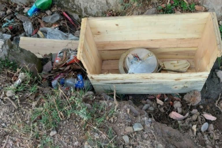 IED in Rajouri  IED in Jammu and Kashmir  suspicious wooden box in Manjkote area along the Jammu-Poonch highway  Jammu-Poonch highway  ജമ്മു-പൂഞ്ച് ദേശീയപാതയിൽ സ്ഫോടകവസ്തു കണ്ടെത്തി  ദേശീയപാതയിൽ സ്ഫോടകവസ്തു കണ്ടെത്തി  \സ്ഫോടകവസ്തു കണ്ടെത്തി