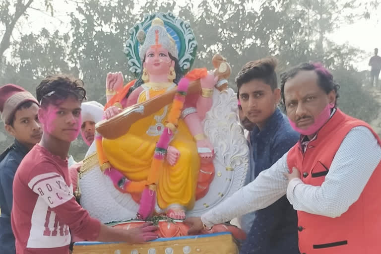 maa saraswati statue was immersed in Bettiah