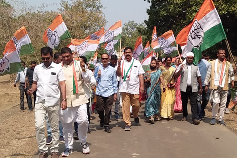 Congress committee took out a march in support of farmers in dantewada