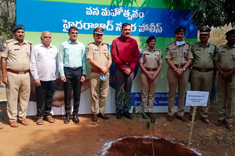 Hyderabad Police plant 10,000 saplings on KCR's birthday