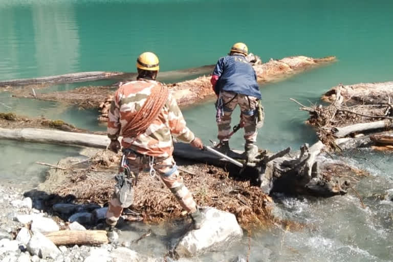 Artificial lake formed in U'Khand  Artificial lake formed in Murenda  Uttarakhand disater  മുറെൻഡയിൽ തടാകം രൂപപ്പെട്ടു  ചമോലി പ്രളയം  ഐടിബിപി ബേസ് ക്യാമ്പ്