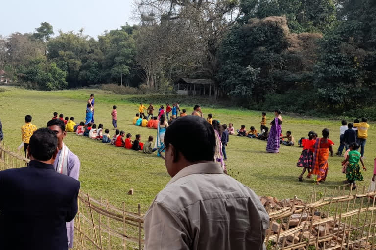 ভেন্সাৰ স্কুল সমূহ পুনৰ খুলি দিয়াৰ দাবীত চিপিআই(এম-এল)ৰ নেতৃত্বত বন্ধ হৈ পৰা ভেন্সাৰ স্কুলৰ শিক্ষক-শিক্ষয়িত্ৰী, ছাত্ৰ-ছাত্ৰী সকলে বুধবাৰে ৰূপায়ন কৰে এক আন্দোলনৰ কাৰ্যসূচী ৷