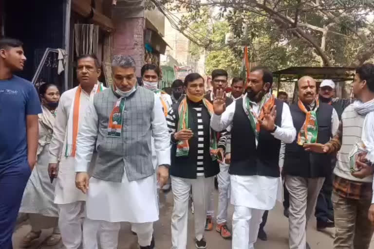 Congress candidate marched with activists in Ward 32 of bawana Assembly for by-election