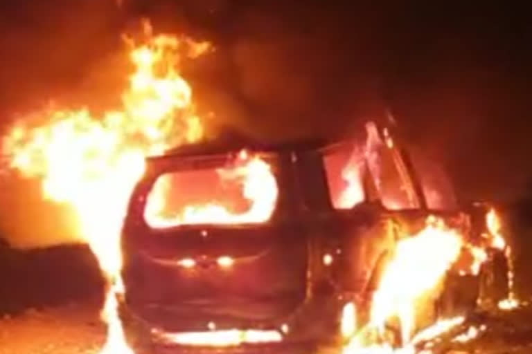 Car Was Burnt for an Accidental Fire at vijyapur