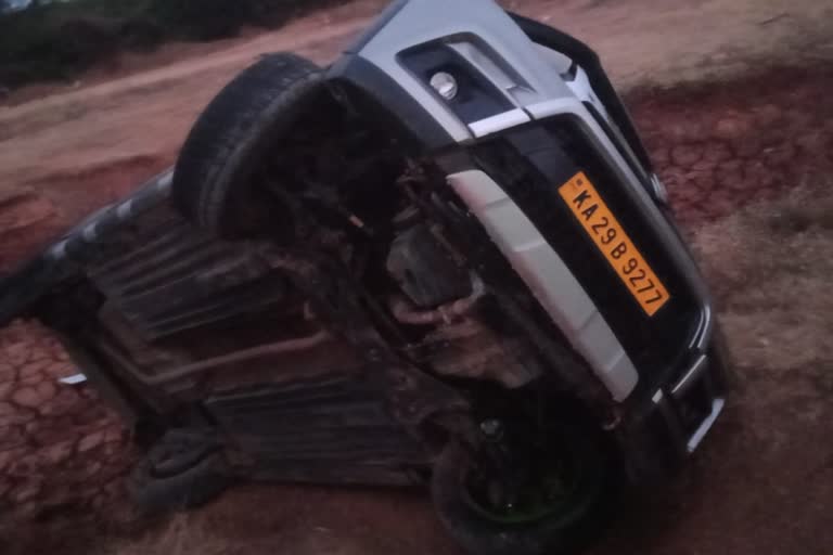 one died by car accident at gadag