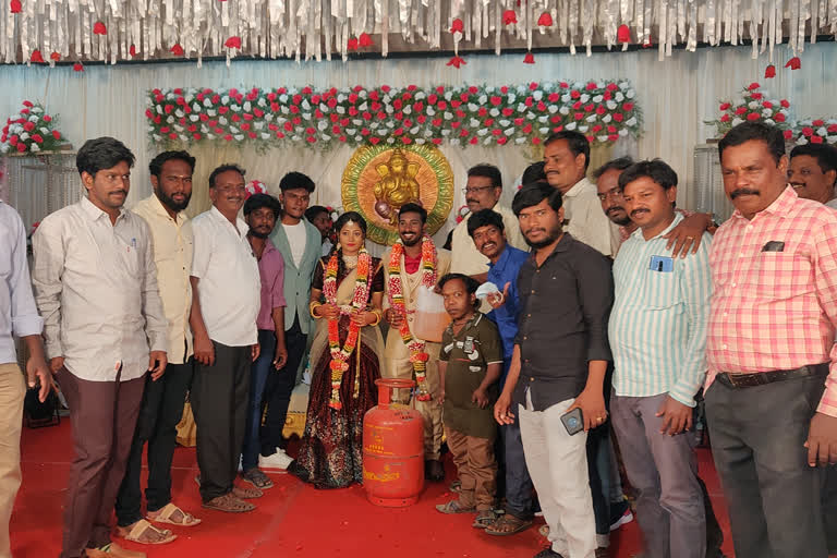 Couple in Tamilnadu get 5 litres petrol as a wedding gift