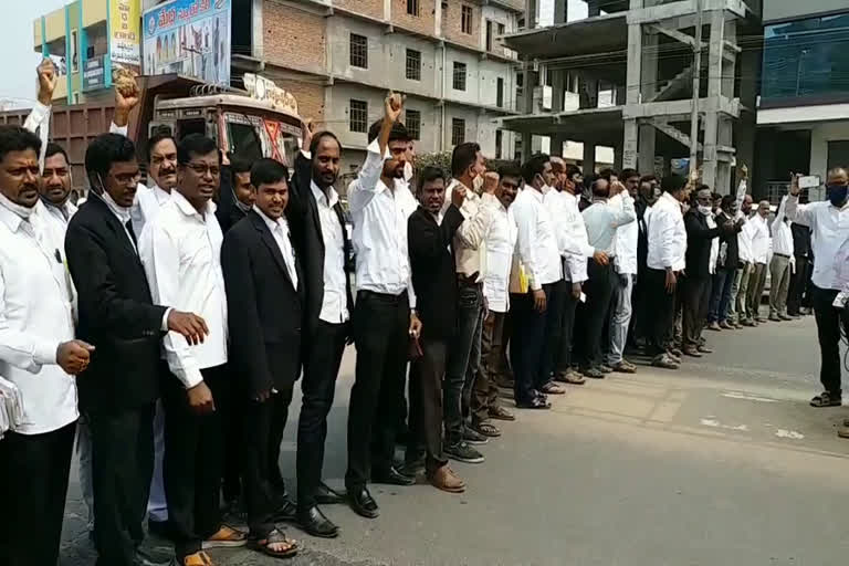Lawyers protest at manchiryala court against high court advacates murders in peddapalli district