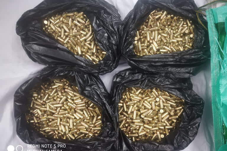 4,500 bullets recovered in Delhi  six arrested in Delhi NCR  smuggling of arms and ammunition  ഡൽഹിയിൽ ആയുധങ്ങളുമായി ആറംഗ സംഘം പിടിയിൽ  ന്യൂഡൽഹി  ആറംഗ സംഘം