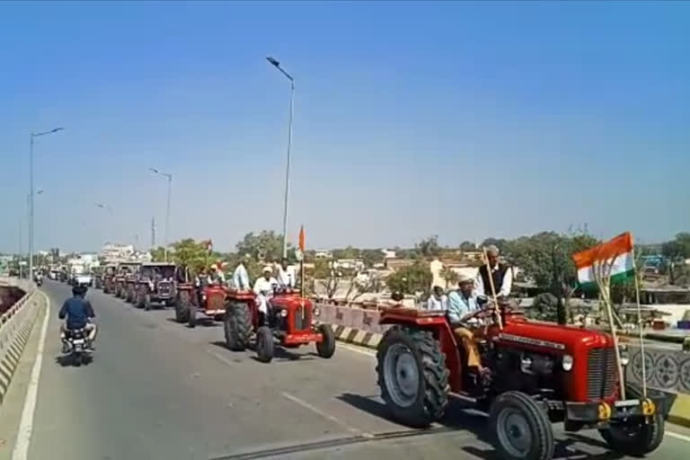 Khandela news, Congress organized a tractor rally