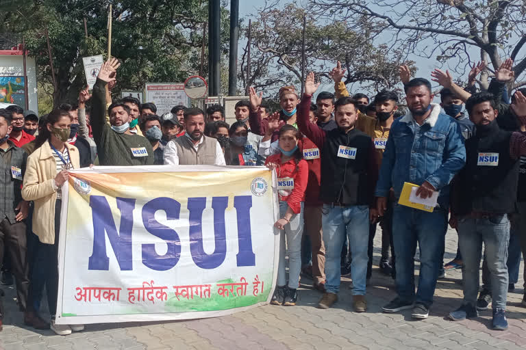 NSUI protest against himachal government in Nahan