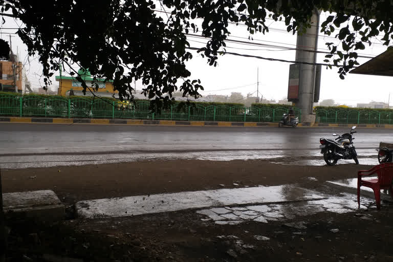 rain and hailstorm in lucknow