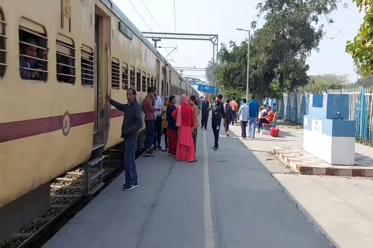 rohtak train passengers facing problem