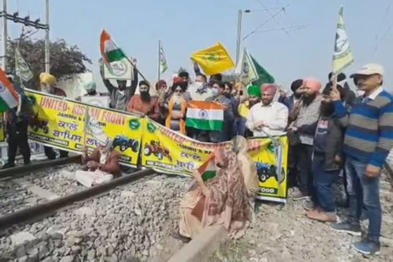 farmers-protest-on-railway-track-in-jammu