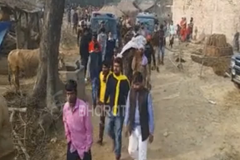 today the funeral of both girls dead body in unnao case  today the funeral of both girls dead body  unnao case  unnao today news  Unnao dead case  Unnao dalit girl gcase  Unnao rape case  Unnao girls case  Unnao dalit girl case  Cremation of Unnao girls to take place on Friday  Unnao girls  ഉന്നാവ് പെണ്‍കുട്ടികളുടെ മരണം; മൃതദേഹങ്ങള്‍ ഇന്ന് സംസ്കരിക്കും  ഉന്നാവ് പെണ്‍കുട്ടികളുടെ മരണം  മൃതദേഹങ്ങള്‍ ഇന്ന് സംസ്കരിക്കും  ഉന്നാവ്  ഉന്നാവൊ പെണ്‍കുട്ടികളുടെ മരണം; മൃതദേഹങ്ങള്‍ ഇന്ന് സംസ്കരിക്കും  ഉന്നാവൊ