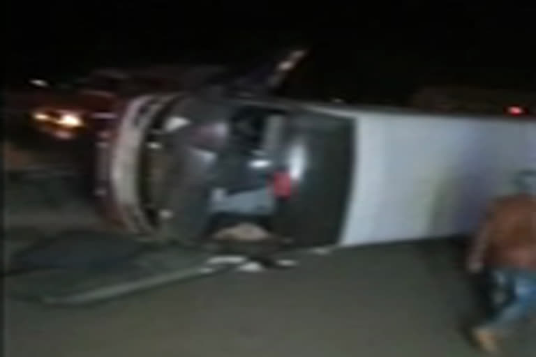 Uncontrolled bus overturned in shahpura