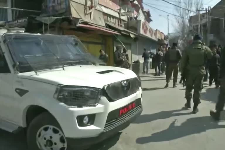 Cops Shot Dead By Terrorists At Srinagar Tea Stall