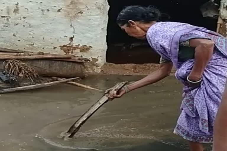 sewage-water-went-into-homes-in-chamarajangar