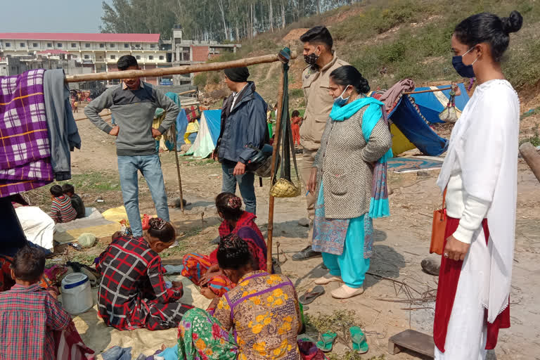 Hamirpur child helpline rescues children begging at Nadaun bus stand