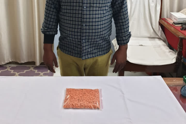 police arrested a person with 3000 yaba tablet in malda kaliachowk