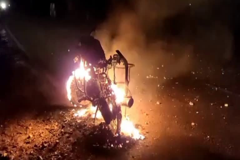 Bike fire in Bharatpur, भरतपुर न्यूज