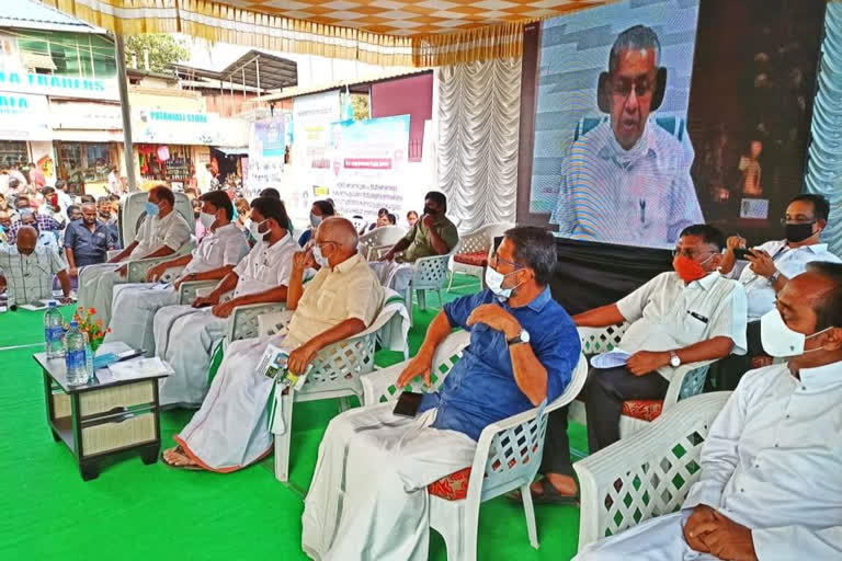 Chief Minister Pinarayi Vijayan said that the extension of the Moolathara right canal will permanently solve the water shortage in the rain shadow areas of Palakkad district  Chief Minister Pinarayi Vijayan  extension of the Moolathara right canal  water shortage  Palakkad  പാലക്കാട്ടെ ജലക്ഷാമത്തിന് ശാശ്വത പരിഹാരവുമായി സര്‍ക്കാര്‍  ജലക്ഷാമത്തിന് ശാശ്വത പരിഹാരവുമായി സര്‍ക്കാര്‍  സര്‍ക്കാര്‍  പിണറായി വിജയൻ