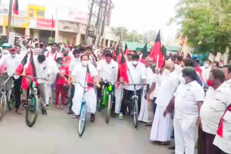 DMK held a bicycle campaign rally in Salem