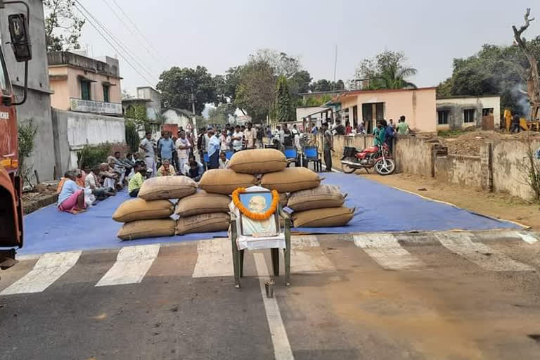 ରାଜରାସ୍ତାକୁ ଓହ୍ଲାଇଲେ ଚାଷୀକୁଳ