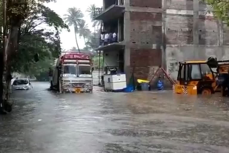 Pondicherry roads look like a pool due to heavy rain